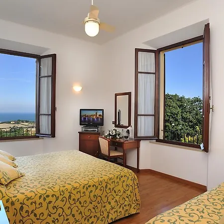 Bel Sit מלון סניגליה